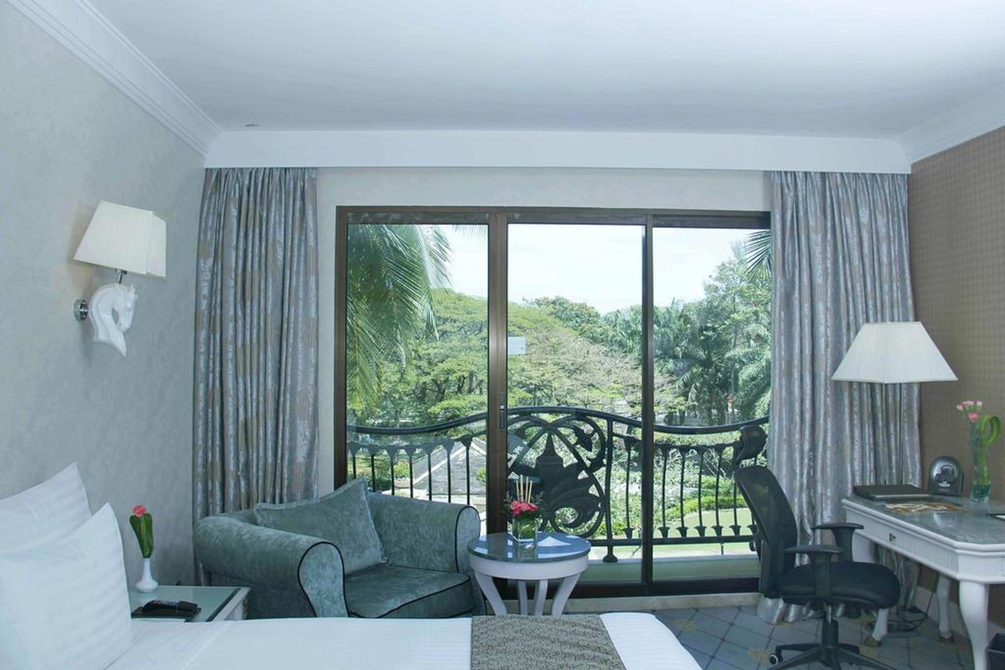 Palace Of The Golden Horses Seri Kembangan Esterno foto A room at the hotel